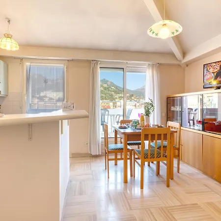 Floor Close To The Sea - Happy Apartment *