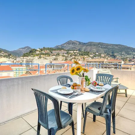 Apartment Floor Close To The Sea - Happy