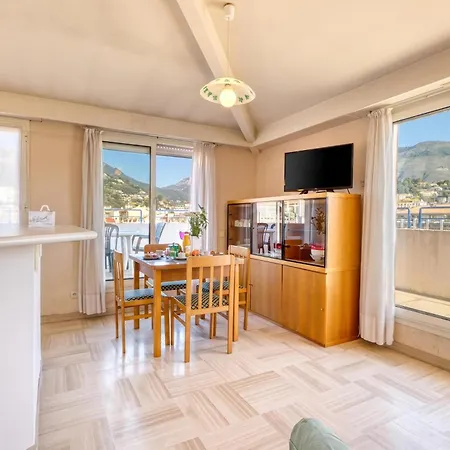 Apartment Floor Close To The Sea - Happy *